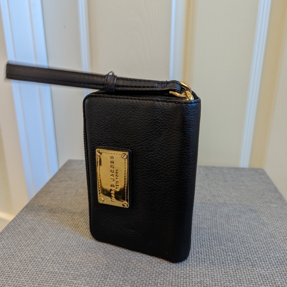 MARC JACOBS Leather Wristlet Wallet - Picture 3 of 11